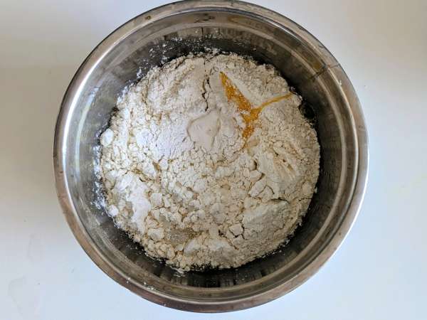 Einfacher, saftiger Birnenkuchen mit Mandeln - Zubereitung Schritt 2