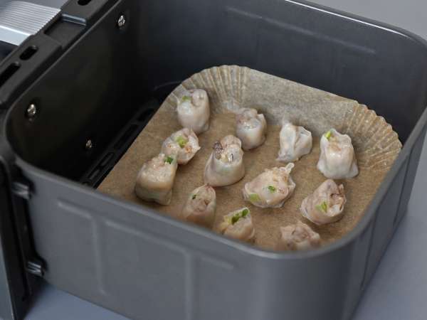 Garnelenhäppchen nach Frühlingsrollen-Art aus der Heißluftfritteuse - Zubereitung Schritt 6