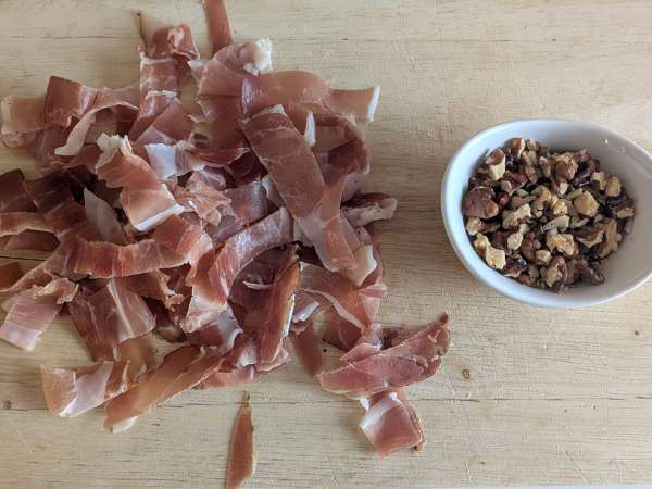 Lasagne mit Kürbis, Speck und Walnüssen – cremig und knusprig - Zubereitung Schritt 6