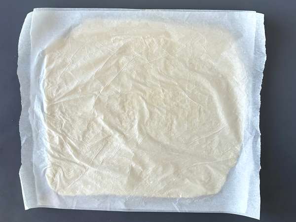 Pizza mit Hüttenkäse - Zubereitung Schritt 4