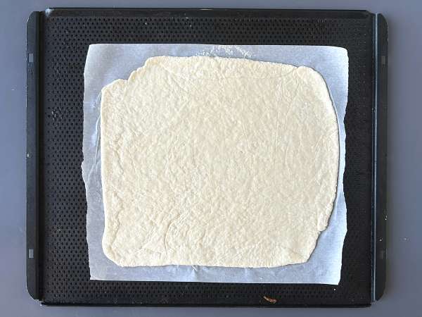 Pizza mit Hüttenkäse - Zubereitung Schritt 5