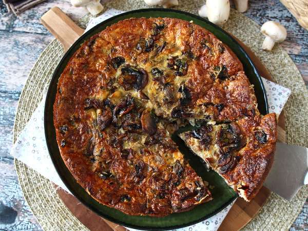 Quiche ohne Boden mit Pilzen, Speck und Hüttenkäse - Zubereitung Schritt 9