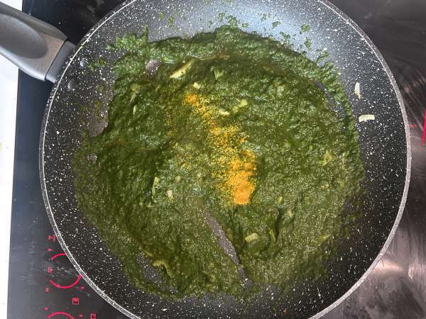 Palak Tofu: Indisches Curry mit Spinat und Tofu - Zubereitung Schritt 8