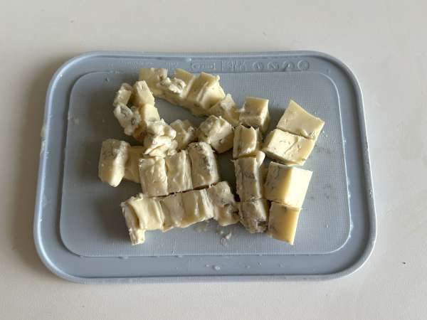 Birnentarte mit Gorgonzola und Walnüssen – süß-herzhafter Genuss - Zubereitung Schritt 2