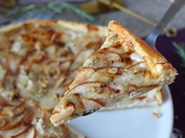 Birnentarte mit Gorgonzola und Walnüssen – süß-herzhafter Genuss - Zubereitung Schritt 9