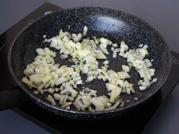 Pfannenlasagne mit Hackfleisch : schnelle Lasagne ohne Backofen - Zubereitung Schritt 1