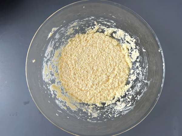 Apfelkuchen mit Streuseln : saftig und knusprig - Zubereitung Schritt 2