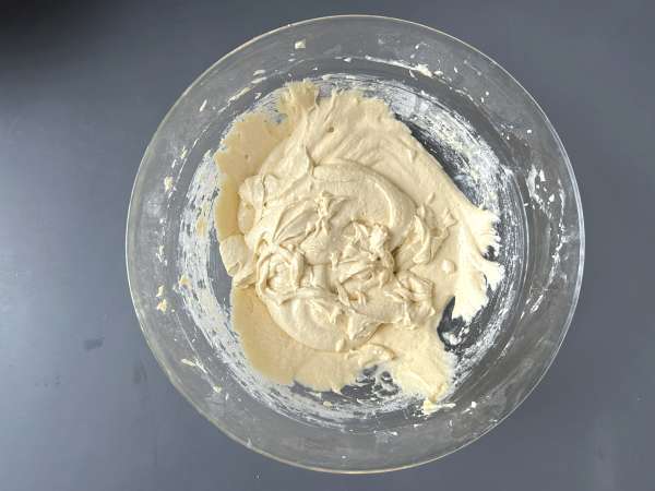 Apfelkuchen mit Streuseln : saftig und knusprig - Zubereitung Schritt 3