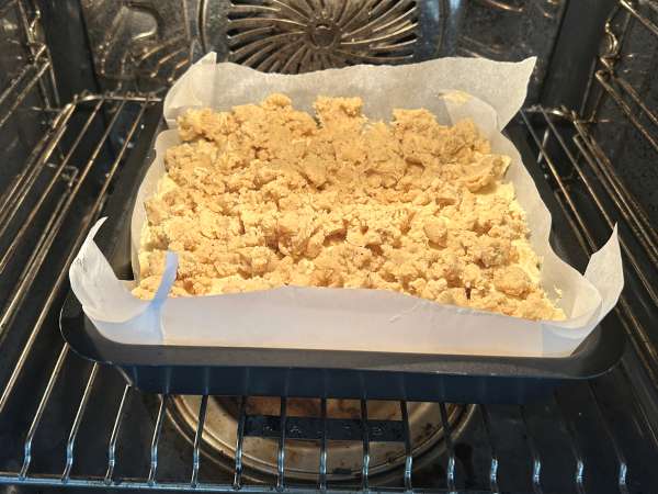 Apfelkuchen mit Streuseln : saftig und knusprig - Zubereitung Schritt 7