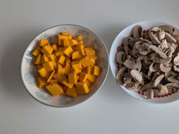 Nudelauflauf mit Kürbis und Champignons : cremig und vegetarisch - Zubereitung Schritt 1