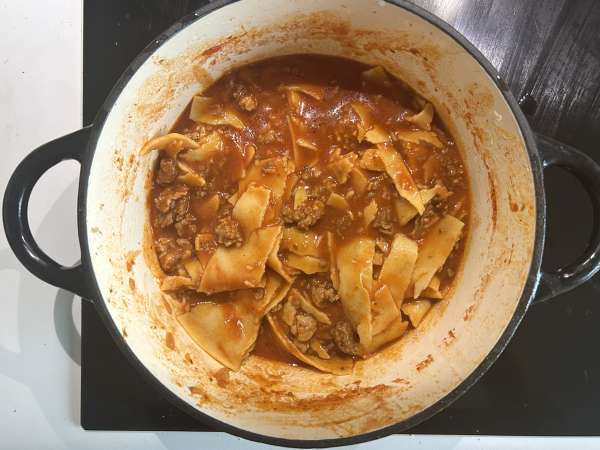 Lasagne-Suppe mit Hackfleisch : einfaches One-Pot-Rezept - Zubereitung Schritt 5