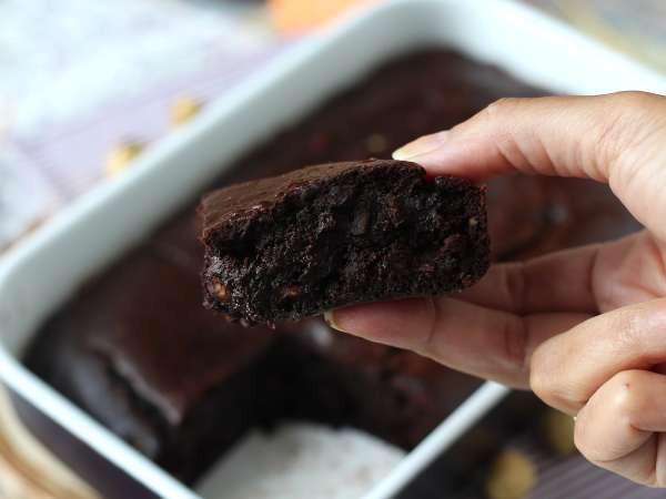 Saftiger Süßkartoffel-Brownie ohne Butter und Öl - Zubereitung Schritt 7