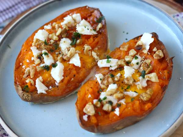 Süßkartoffel aus dem Ofen mit Ei und Feta : einfach und vegetarisch - Zubereitung Schritt 5