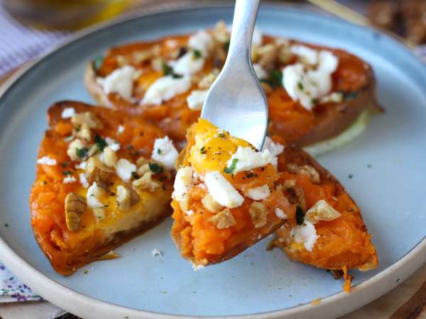 Süßkartoffel aus dem Ofen mit Ei und Feta : einfach und vegetarisch - Zubereitung Schritt 6