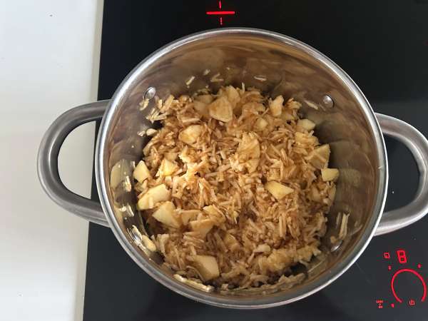 Szarlotka : polnischer Apfelkuchen mit knusprigen Streuseln - Zubereitung Schritt 8
