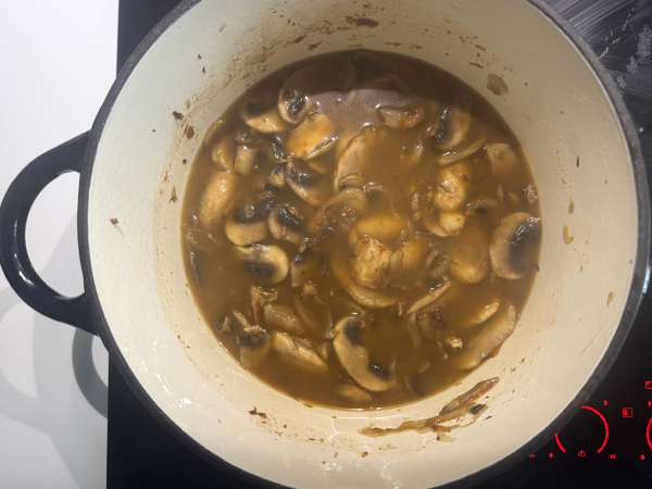 Ungarische Pilzsuppe mit Paprika und Dill : cremig und einfach - Zubereitung Schritt 5