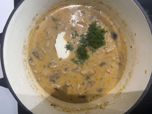 Ungarische Pilzsuppe mit Paprika und Dill : cremig und einfach - Zubereitung Schritt 7
