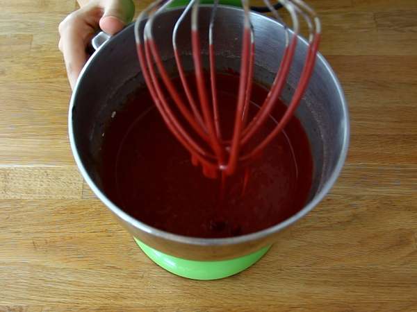Halloween-Red-Velvet-Torte : gruselig und spektakulär - Zubereitung Schritt 4