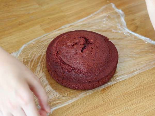 Halloween-Red-Velvet-Torte : gruselig und spektakulär - Zubereitung Schritt 6