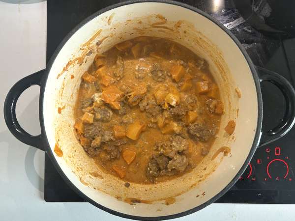 Cremige Kürbis-Hackfleisch-Pfanne : einfaches One-Pot-Rezept - Zubereitung Schritt 5