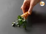 Schritt 7 - Blätterteig-Karotten zu süß für den Oster-Aperitif: Ziegenkäse und sonnengetrocknete Tomaten