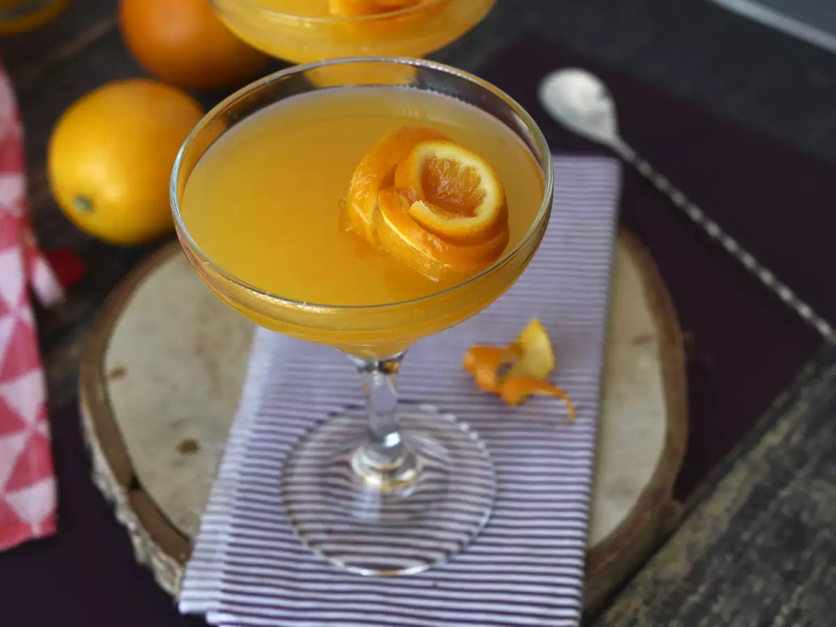 Agua de Valencia, der mediterrane Cocktail mit Cava und Orangen, den Sie zu Hause zubereiten können. - foto 3