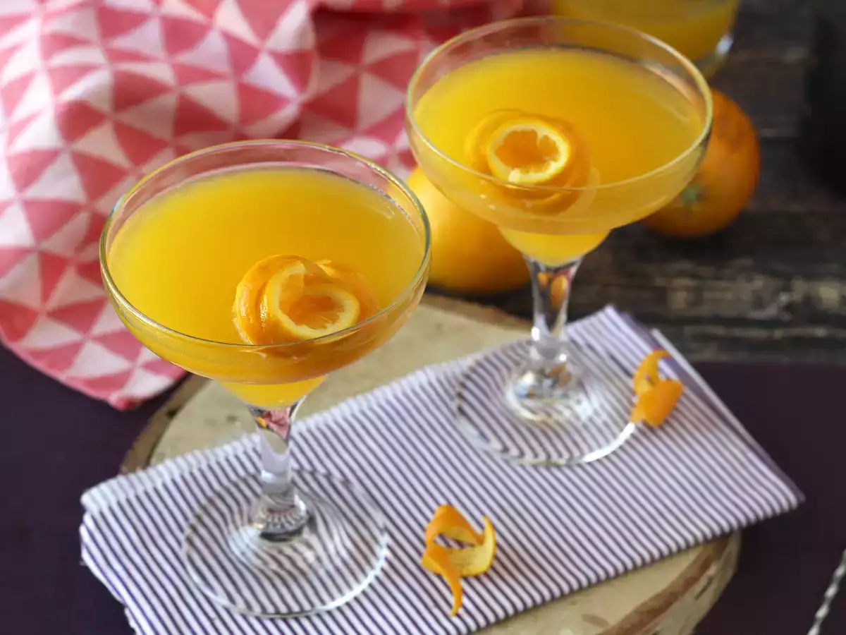 Agua de Valencia, der mediterrane Cocktail mit Cava und Orangen, den Sie zu Hause zubereiten können. - foto 4
