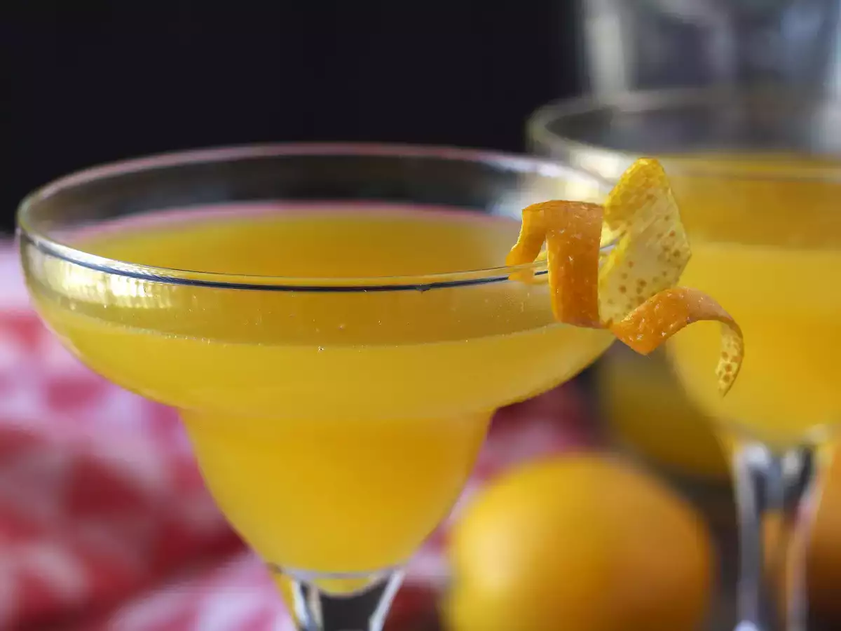 Agua de Valencia, der mediterrane Cocktail mit Cava und Orangen, den Sie zu Hause zubereiten können. - foto 8