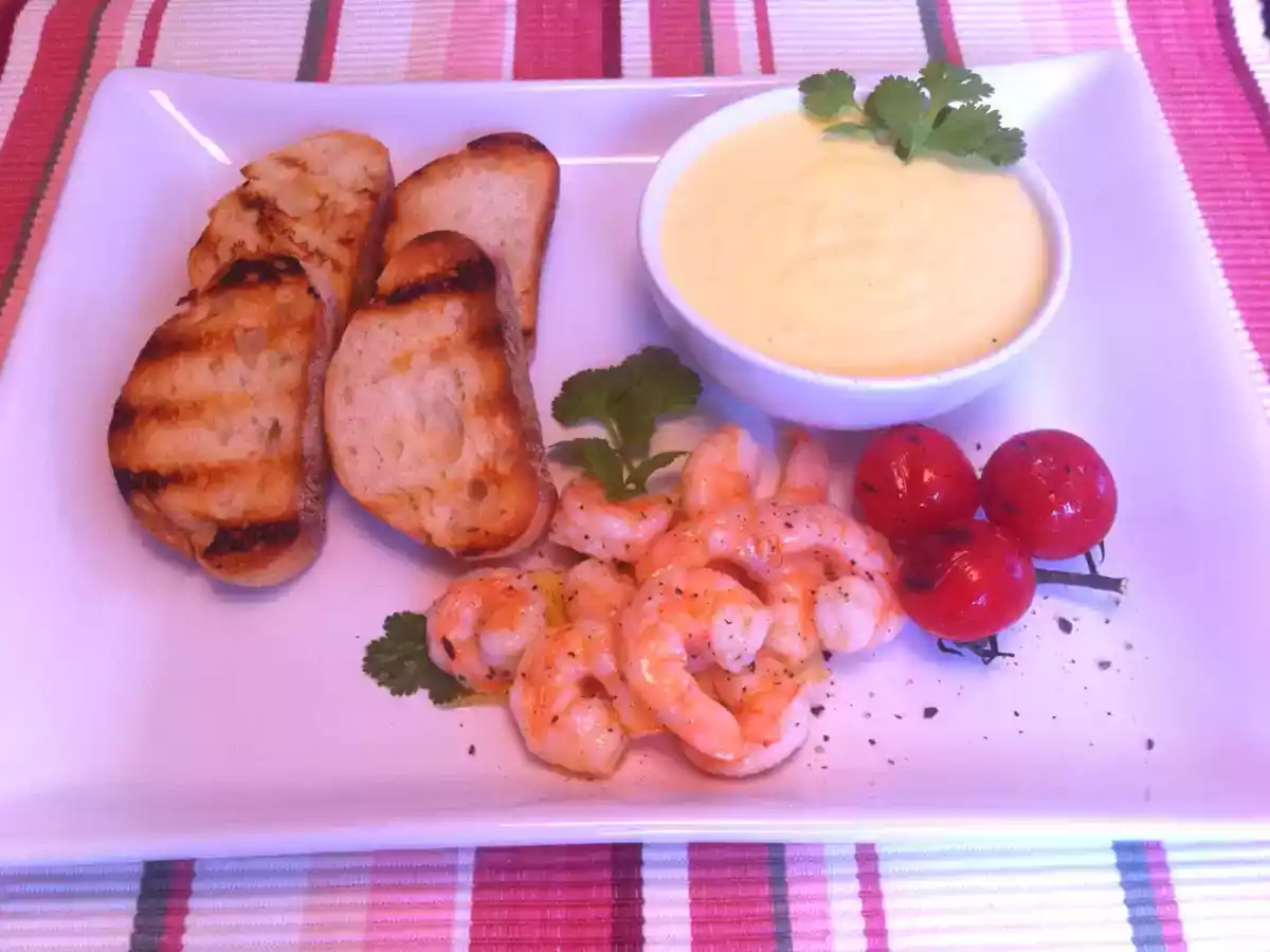 Aioli mit Limette, Safran und Dijon-Senf