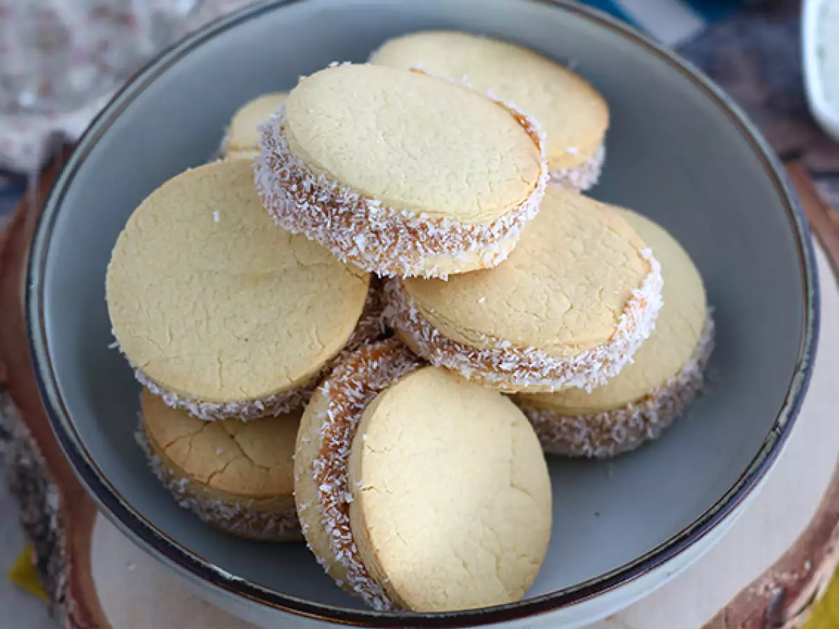 Alfajores – argentinische Mürbeteigkekse mit Dulce de leche und Kokosraspeln - foto 5