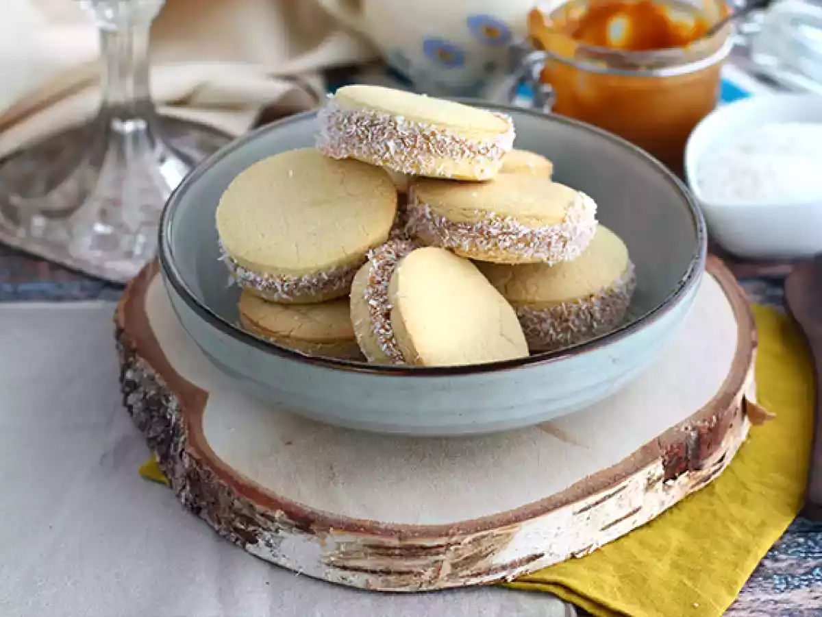 Alfajores - Argentinisches Mürbegebäck mit Milchkonfitüre und Kokosnuss