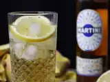 Alkoholfreier Martini-Spritz – ein süßer, blumiger Cocktail zum Aperitif, foto 1
