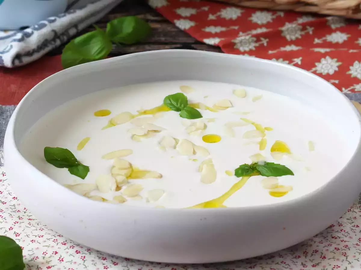 Andalusischer Ajoblanco: die kalte Suppe, auf die man im Sommer immer Lust hat - foto 2