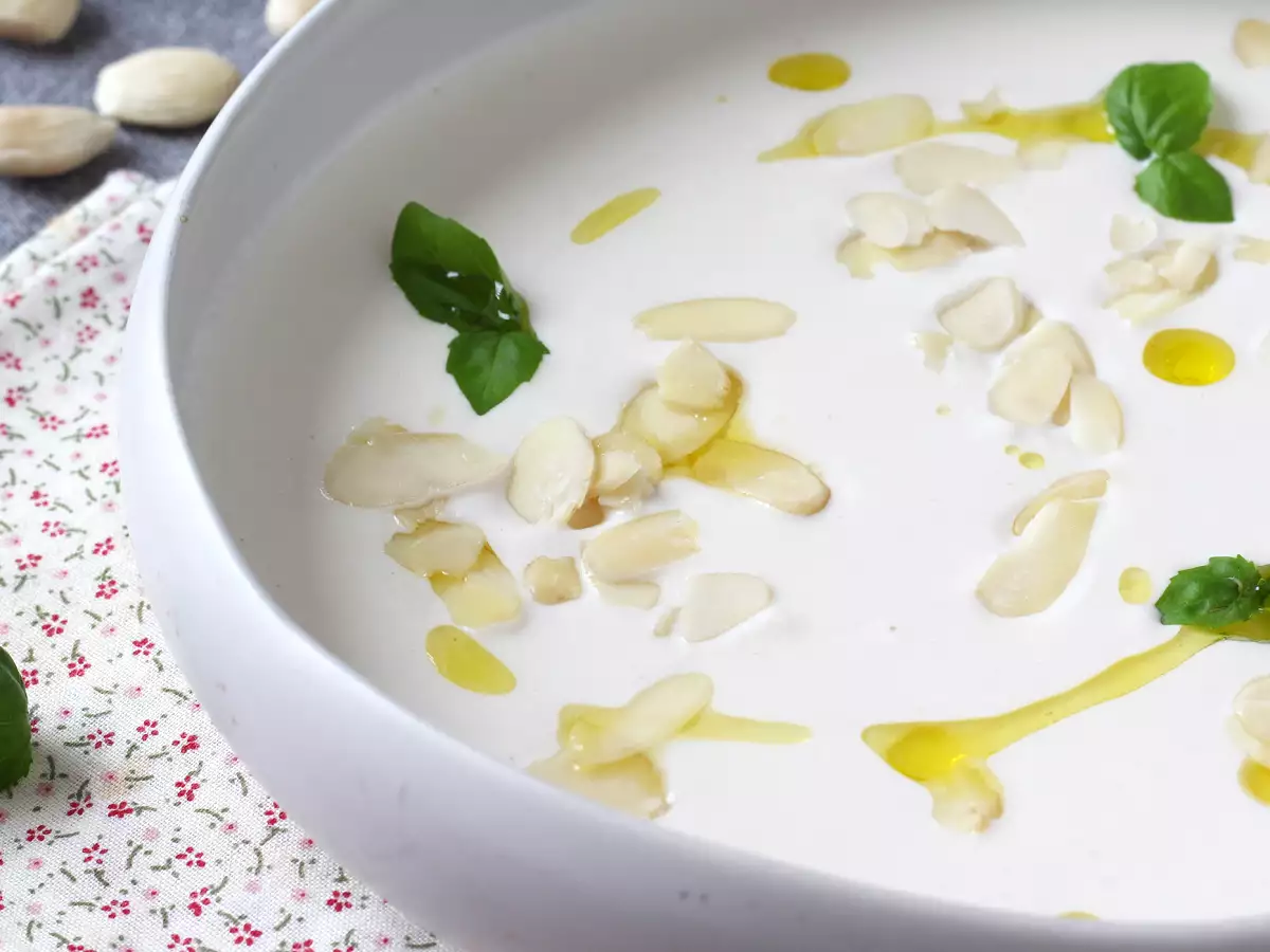 Andalusischer Ajoblanco: die kalte Suppe, die man im Sommer immer will - foto 3