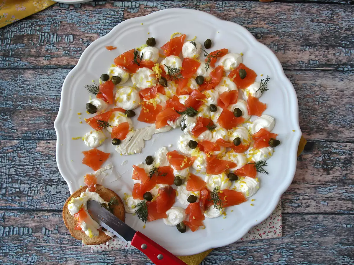 Aperitifplatte mit Räucherlachs-Aufstrich - foto 7