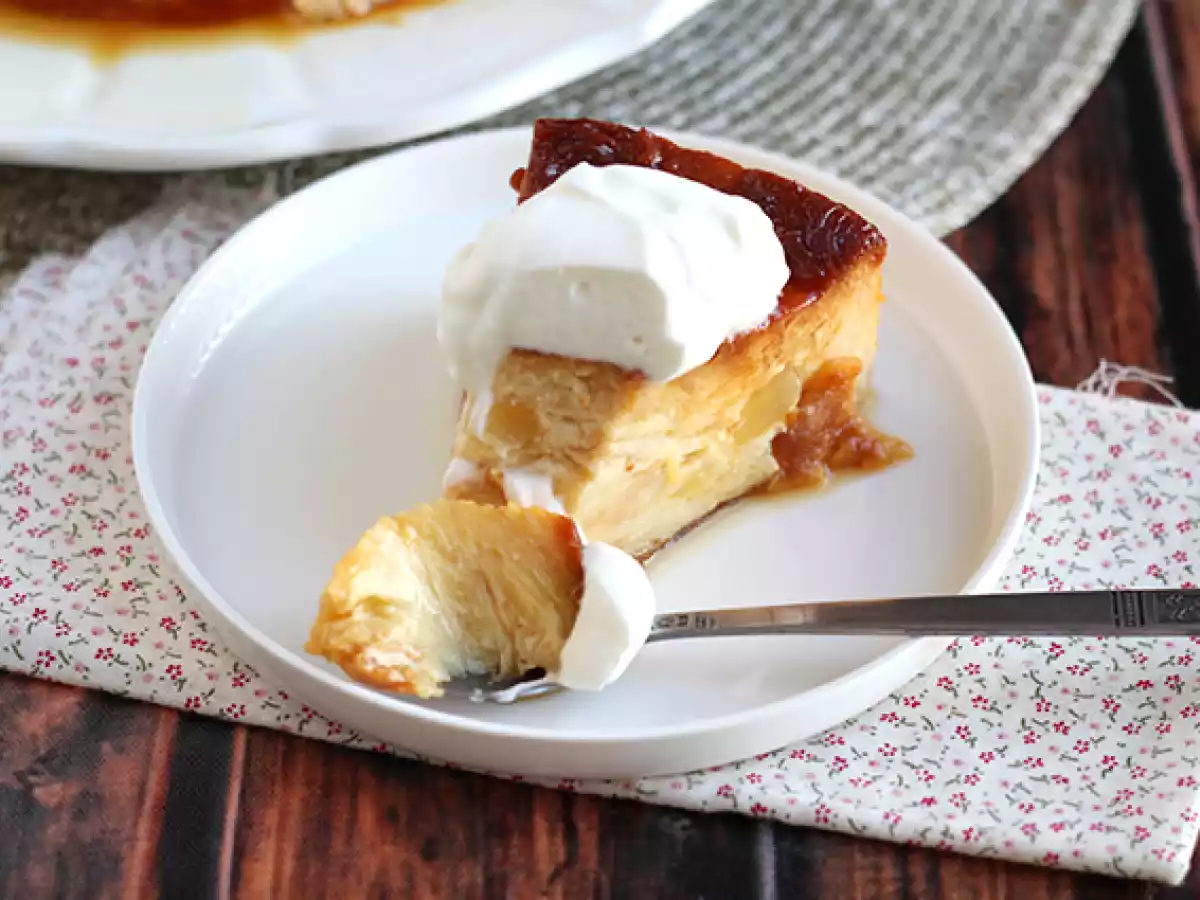 Apfel-Karamell-Pudding mit Croissants - foto 3