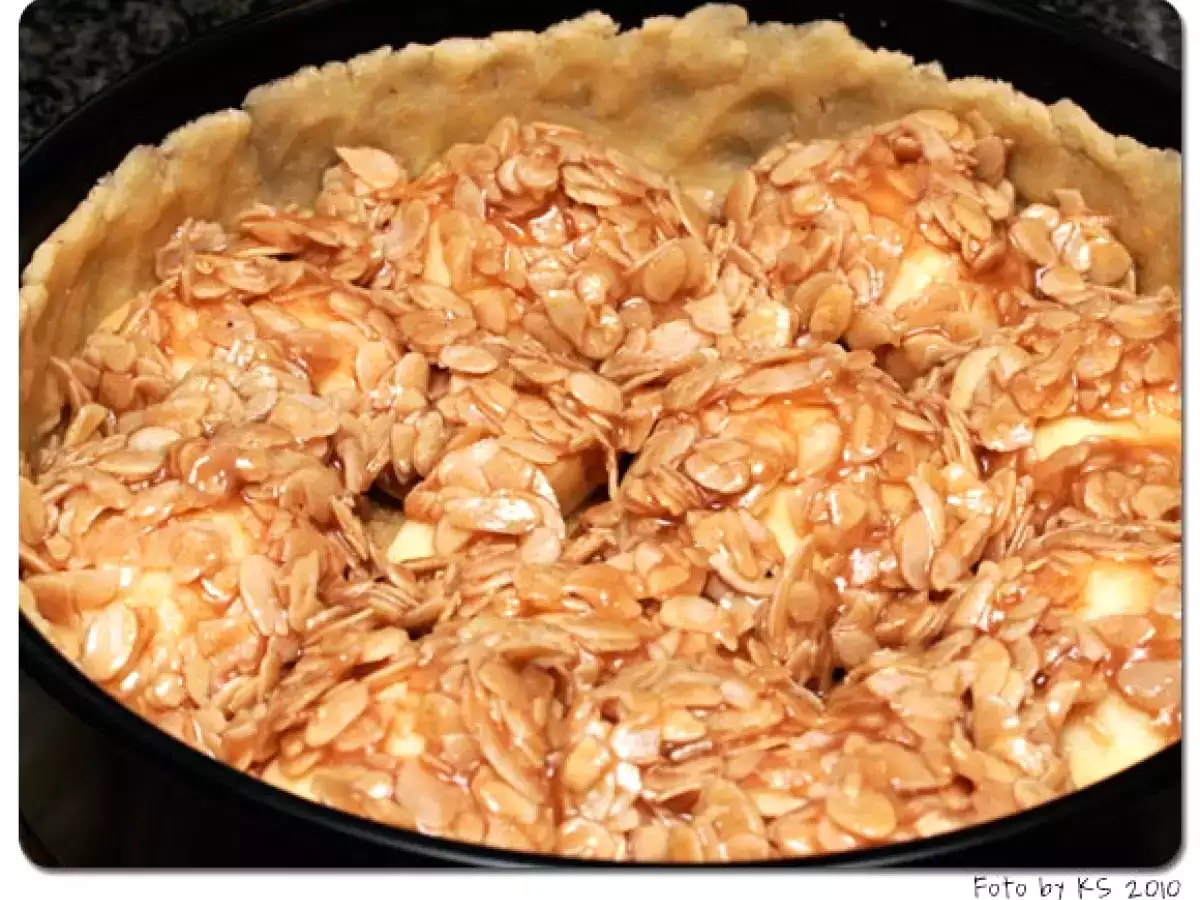 Apfelkuchen mit Mandelhaube - foto 2