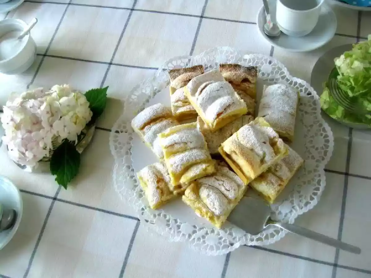 Apfelkuchen. Vom Blech. Oben und unten Mürbeteig. Das Rezept!