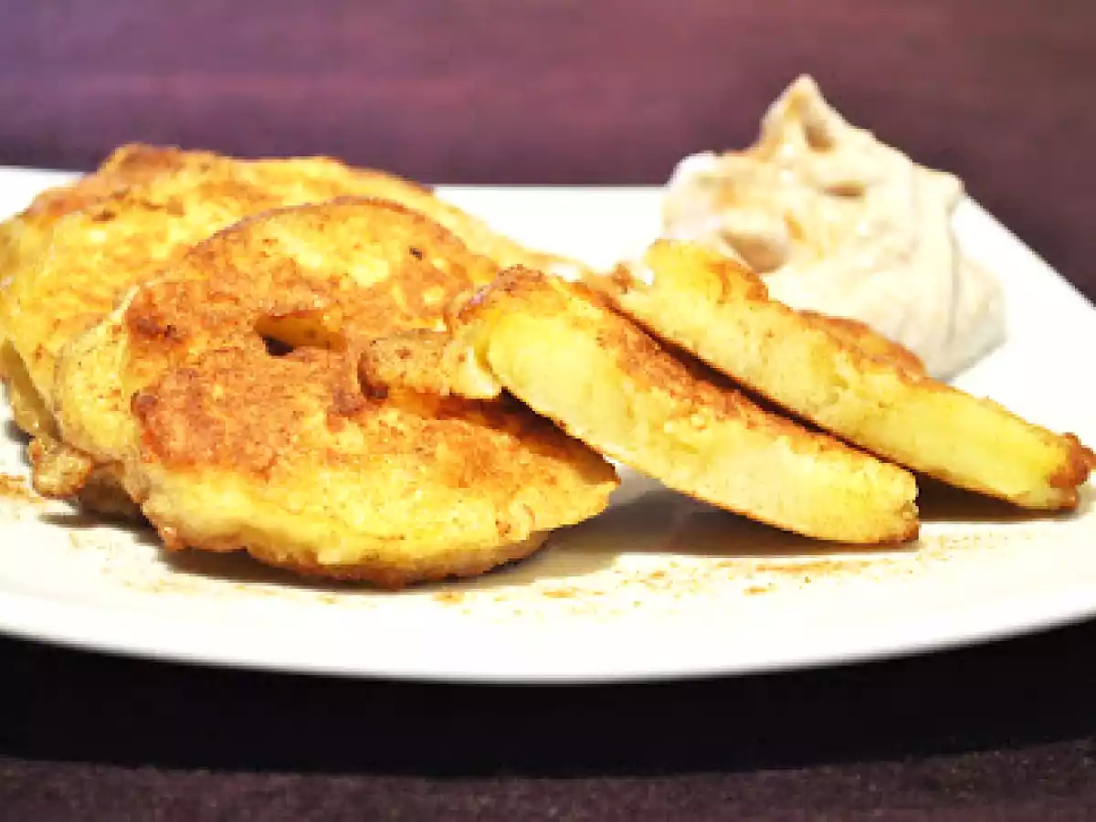 Apfelküchle mit Zimtquark