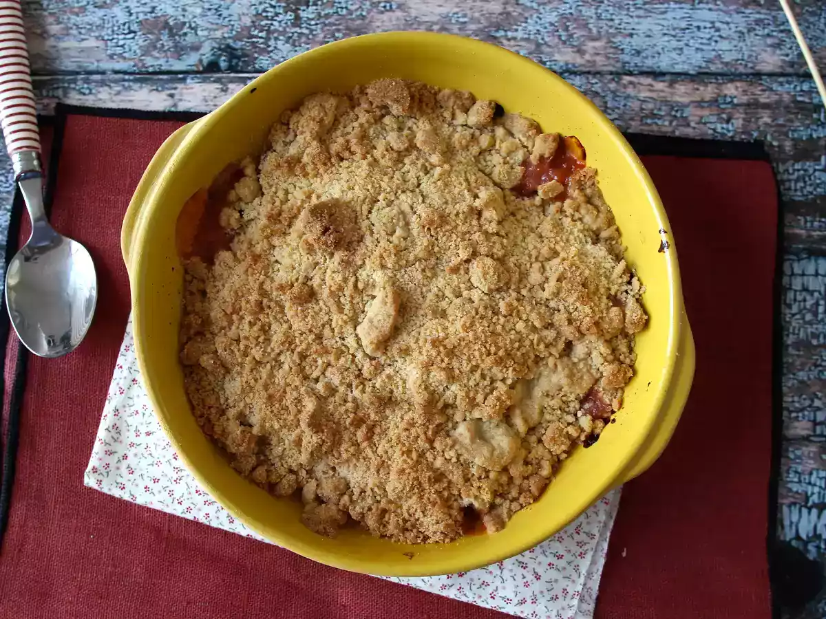 Aprikosen-Crumble, das super wohlig schmelzende und knusprige Dessert - foto 4