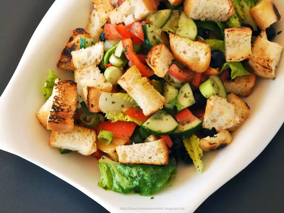 Arabischer Fladenbrotsalat