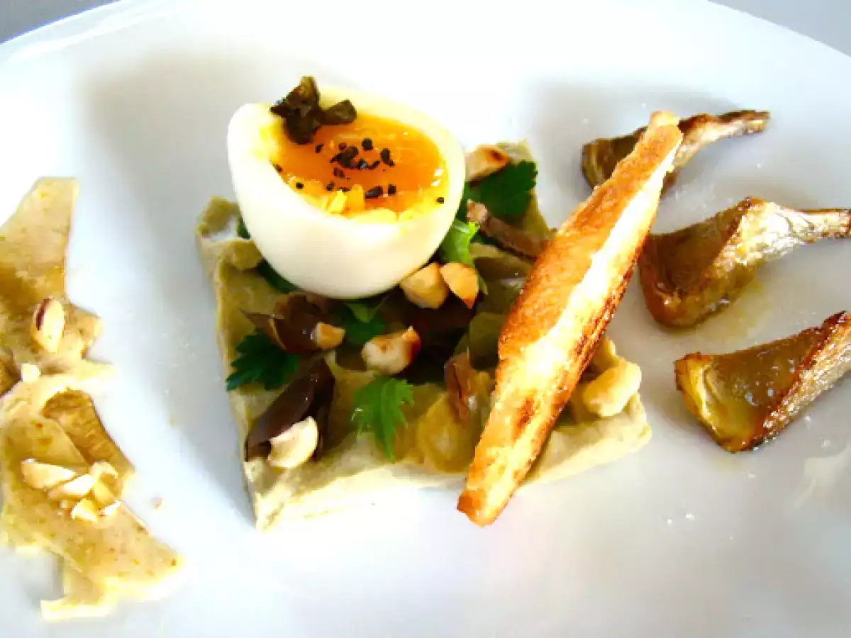 Artischockensalat, Haselnüsse, Ei