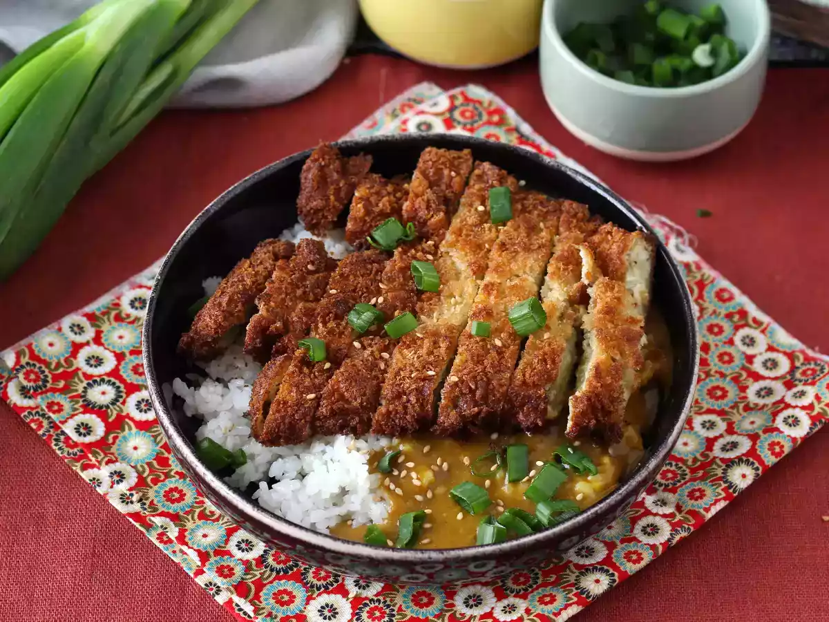Aubergine mit Paniermehl paniert Panko façon katsu japanisches Curry, aber vegetarisch