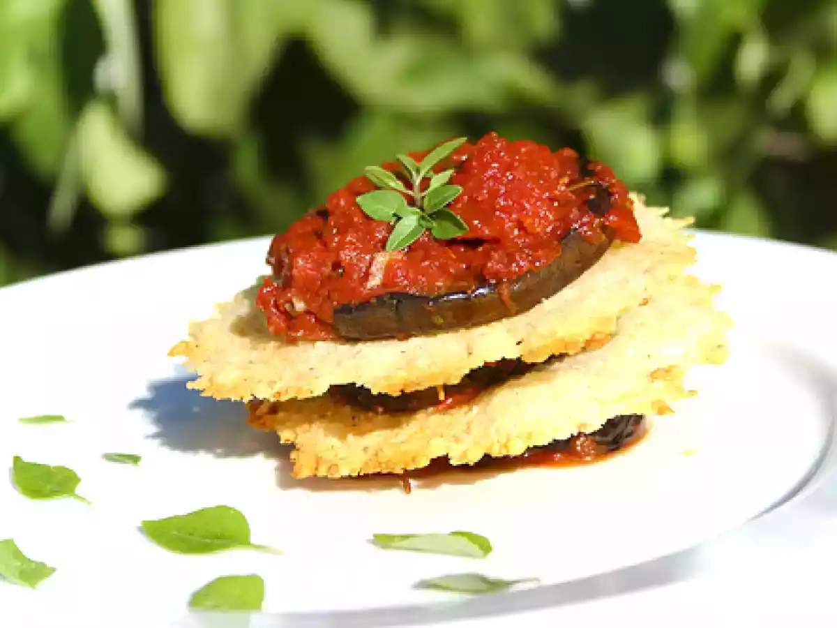 Auberginen Millefeuille mit Parmesan Chips