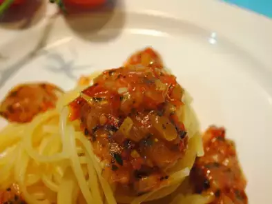 *Austro Pasta* - Spaghetti auf Zwiebel-Honig-Chili-Sugo