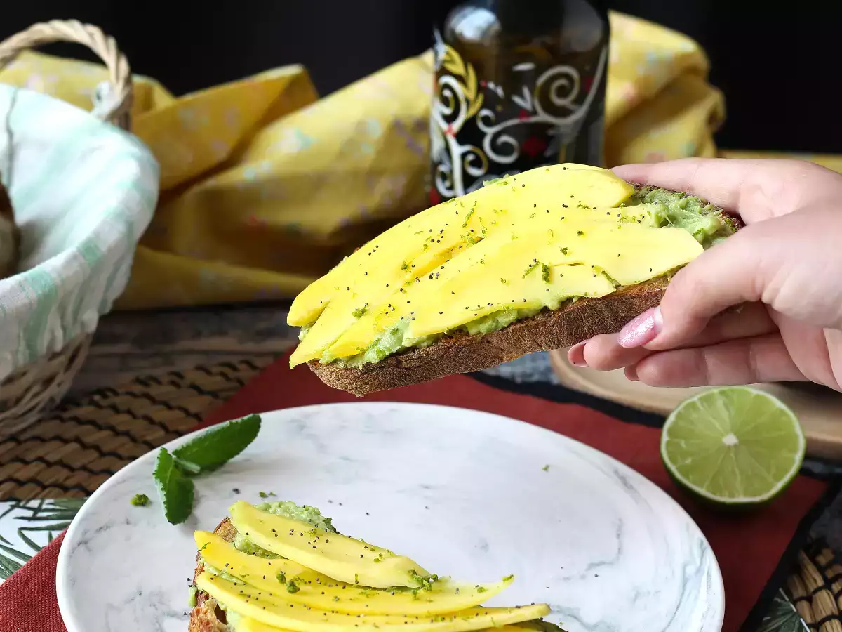 Avocado-Toast mit Mango und Limette: ein frisches, schnelles und leckeres Rezept - foto 2