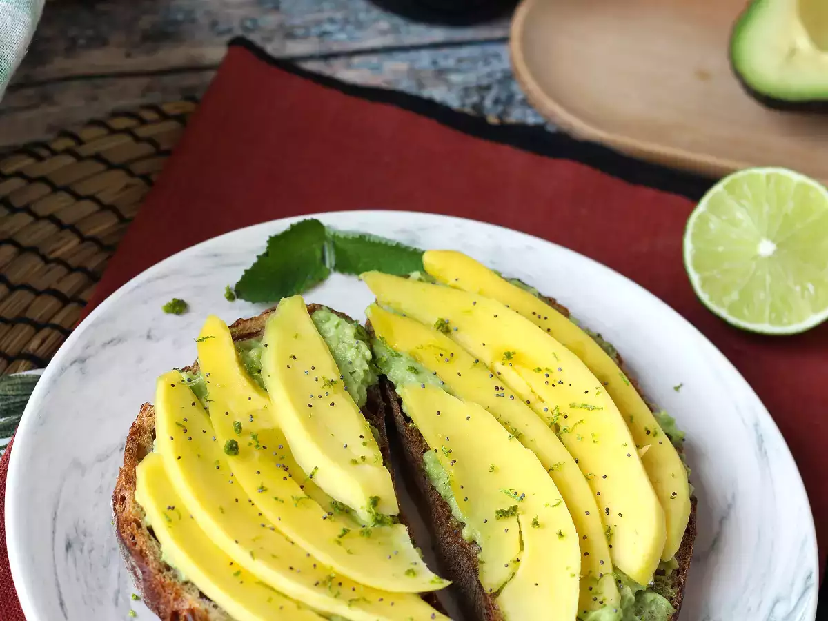 Avocado-Toast mit Mango und Limette: ein frisches, schnelles und leckeres Rezept - foto 3