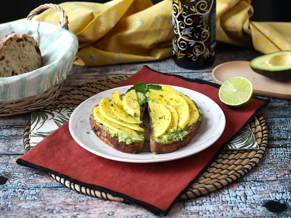 Avocado-Toast mit Mango und Limette: ein frisches, schnelles und leckeres Rezept - foto 6