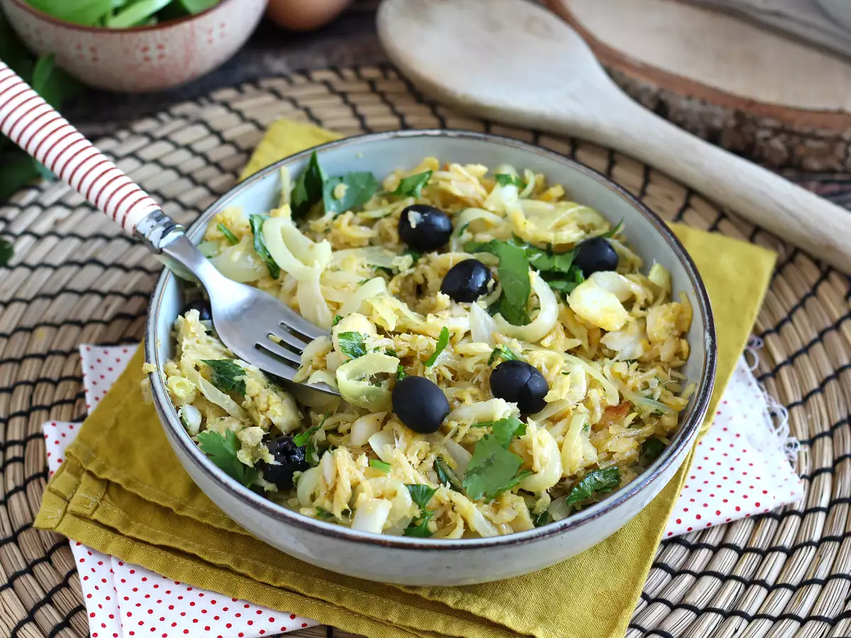 Bacalhau à Brás – einfaches und köstliches traditionelles portugiesisches Rezept - foto 6