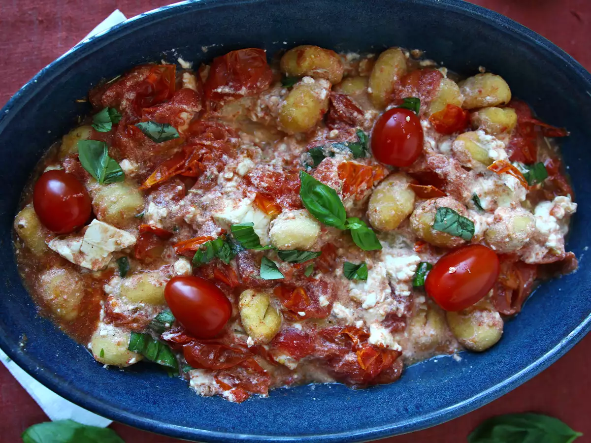 Baked Feta Gnocchi aus dem Airfryer – das superschnelle Gericht mit Kirschtomaten und Feta! - foto 3